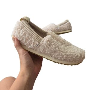 Toms Alpargata Resident Natural Faux Shearling Slip On Low Top Fashion Sneakers